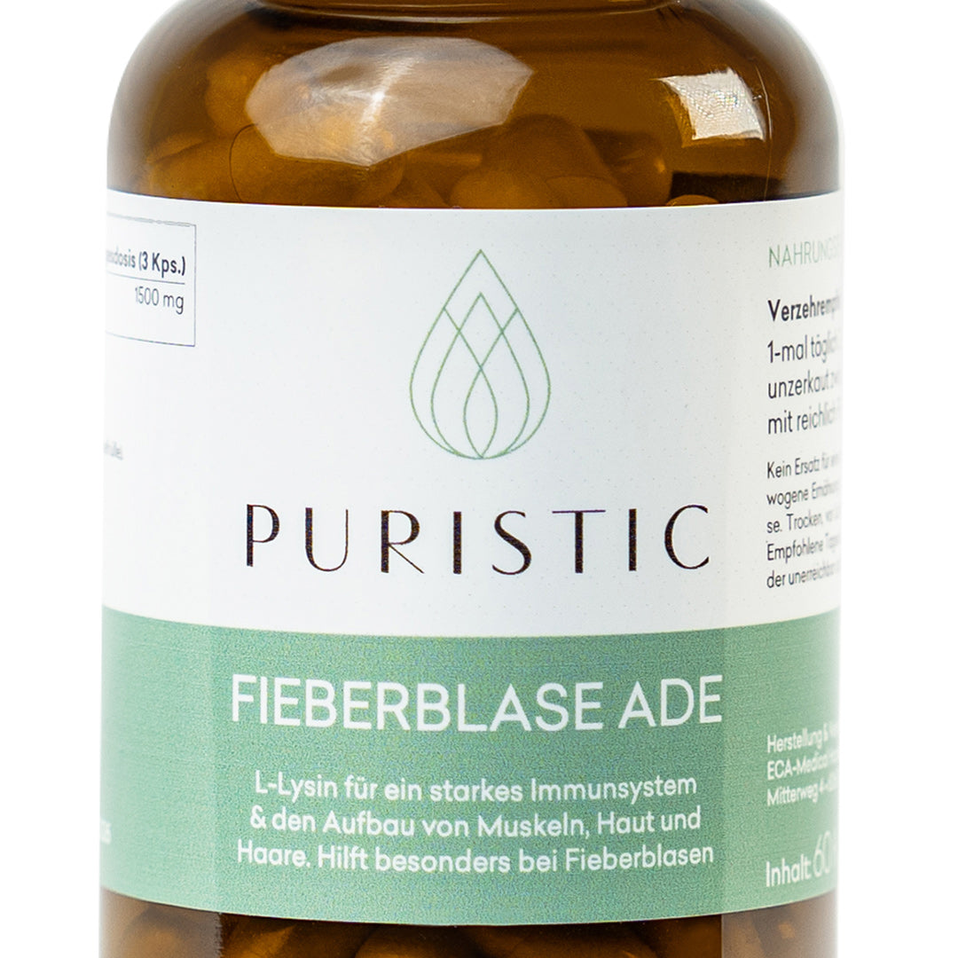 Nahaufnahme von Puristic Fieberblase Ade im braunen Glas zur Unterstützung des Immunsystems